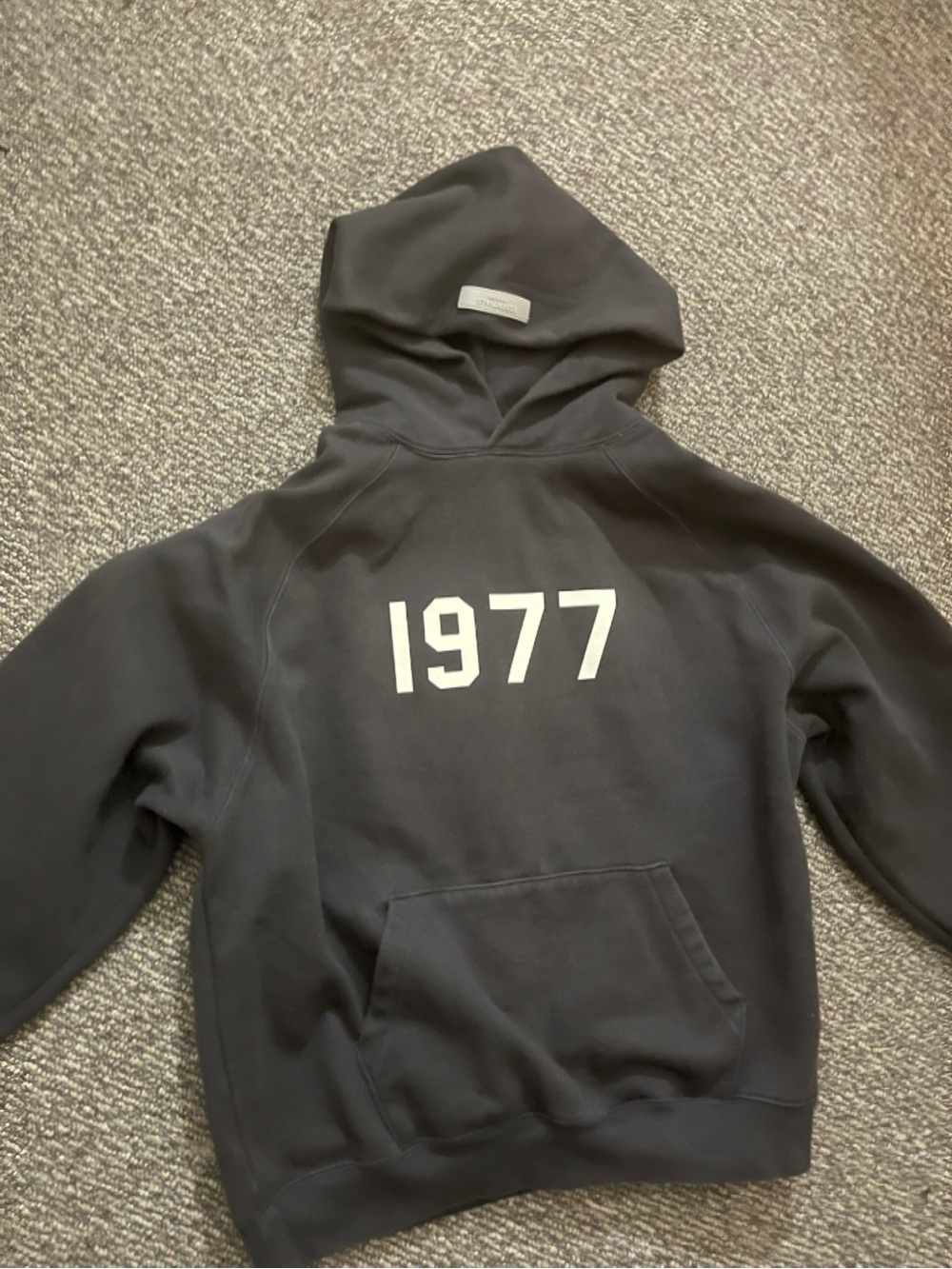 Fear Of God Essentials 1977 Hoodie ‘Iron’
Size:M